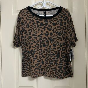 🤩 3 FOR $25 🤩 BNWT Design Lab Cheetah Tee